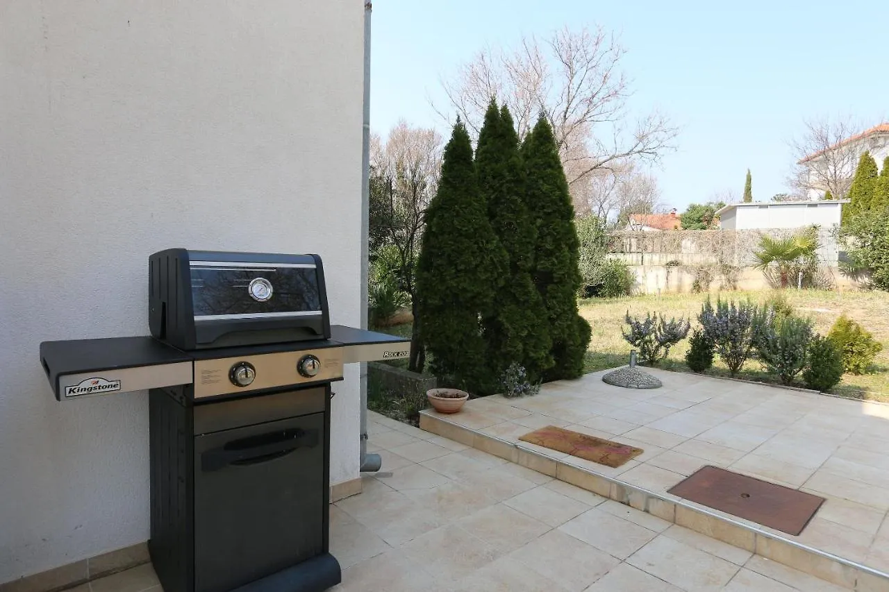 Apartment Tena Silo  0*, Silo (Krk) Croatia
