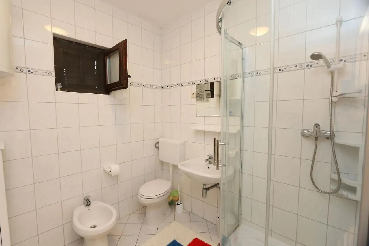 Apartment Tena Silo  0*, Silo (Krk) Croatia